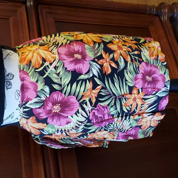 Tropical wrap skirt - Picture 3 of 3